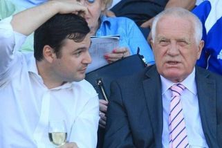 Macinka označil Hnutí DUHA za teroristickou organizaci. Hřib mu vzkázal, že je nástěnkář od Klause